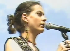 June Tabor performing in 1990